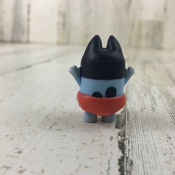 Bluey BABY BLUEY Figure with CRADLE Crib Baby Race Playset Blue RARE - Picture 5 of 16